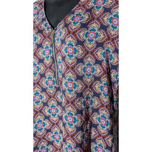 Express Patterned Blouse Top with Quarter Zip V Neck Short Sleeve Small - Picture 2 of 5